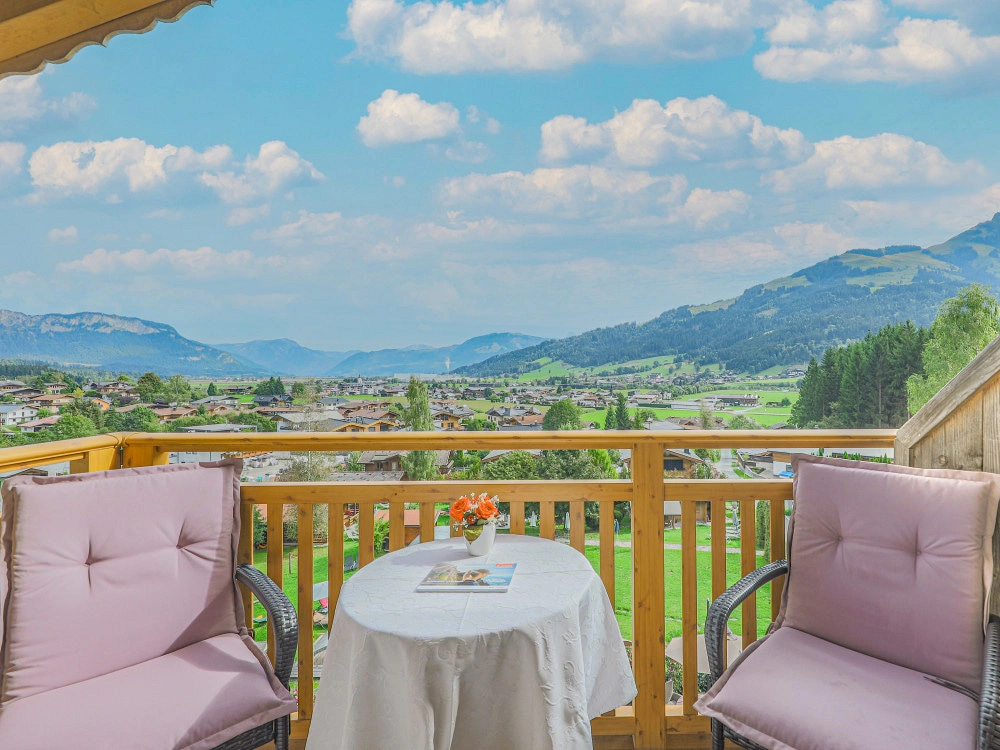 Zimmer_mit_Bergblick_-_Hotel_in_den_Alpen_-_Gartenhotel_Rosenhof